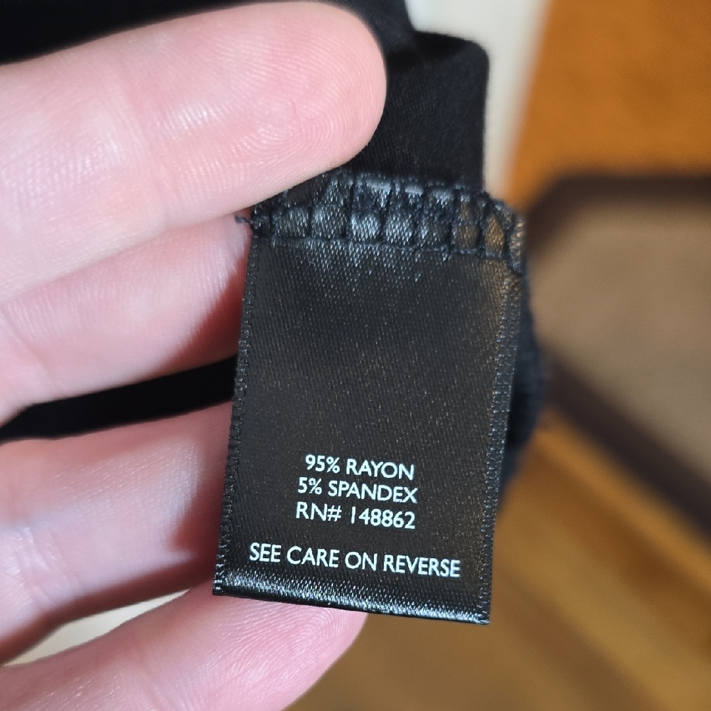 103 Torrid Womens 2 2X Elegant Black Long Sleeve Tee With Gold Chain On Shoulder - Picture 6 of 7